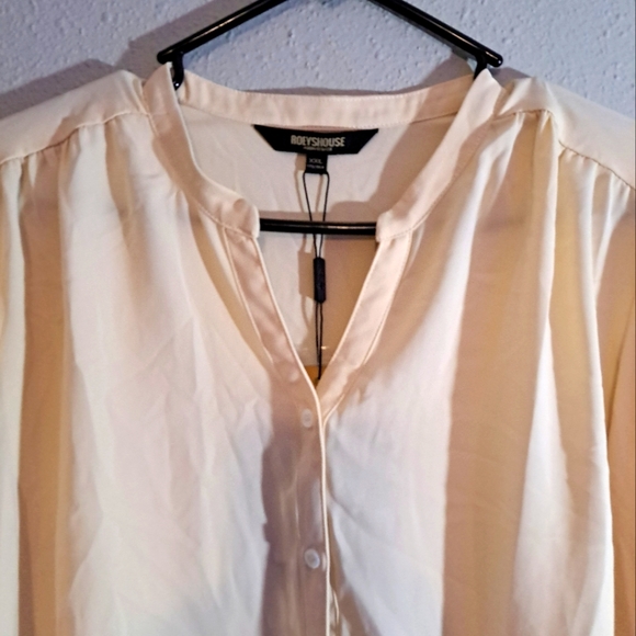 NWT Roeyshouse Cream Button Down Blouse Size XXL - Picture 4 of 8